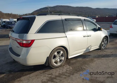 2013 Honda Odyssey Touring/Touring Elite z USA, uszkodzony, nr VIN 5FNRL5H97DB042705